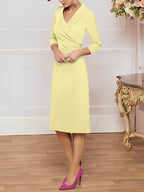 Sheath/Column V-Neck Knee-Length Mother of the Bride Dresses
