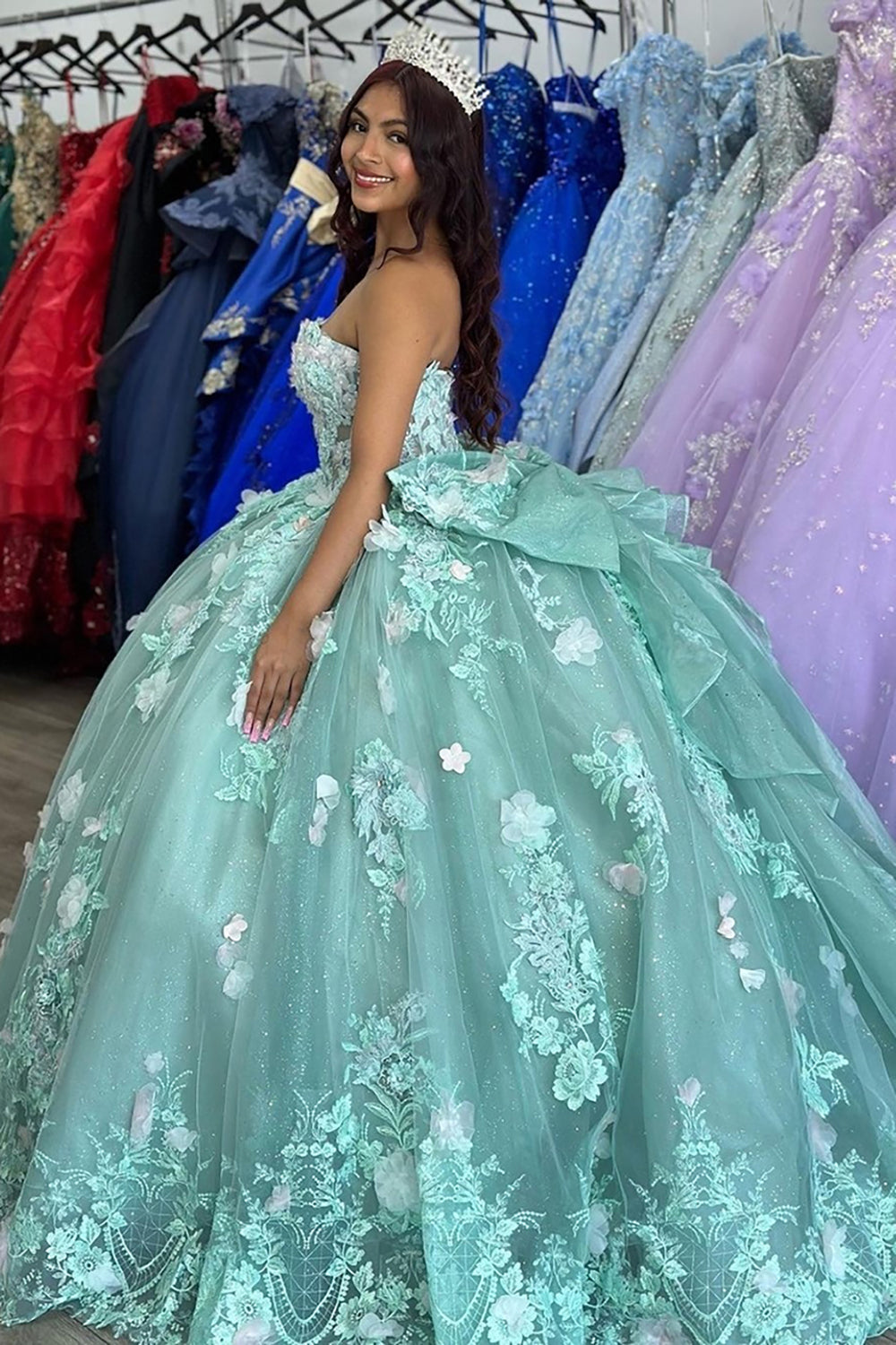 Sweetheart Tulle Ball Gown Quinceanera Dress with Appliques