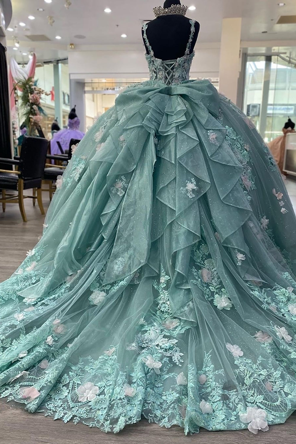 Sweetheart Tulle Ball Gown Quinceanera Dress with Appliques
