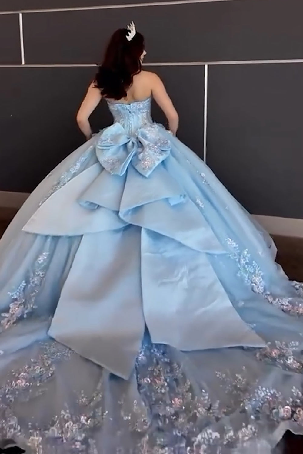Sweetheart Tulle Ball Gown Applique Quinceanera Dress with Beading