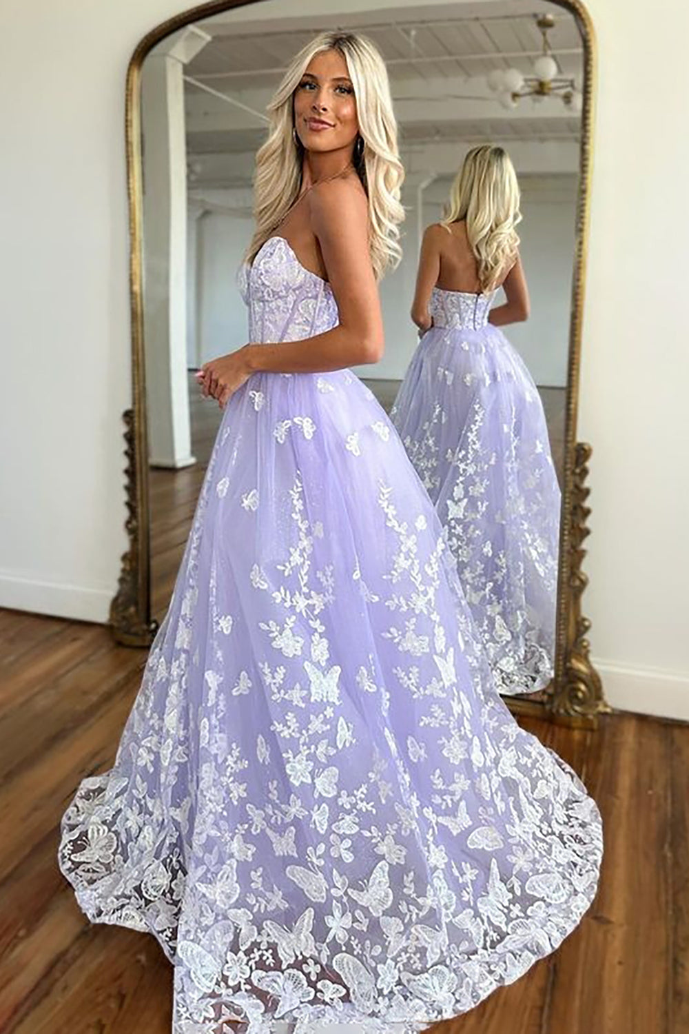 A Line Sweetheart Lilac Corset Prom Dress with Appliques