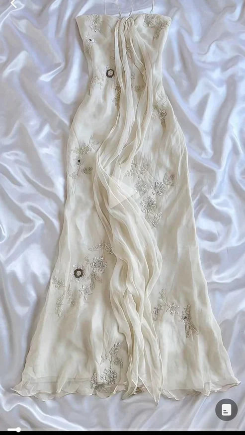 Pretty Sheath Halter Sleeveless Ivory Chiffon Hand-sewn flowers Prom Dresses Long Evening Dress