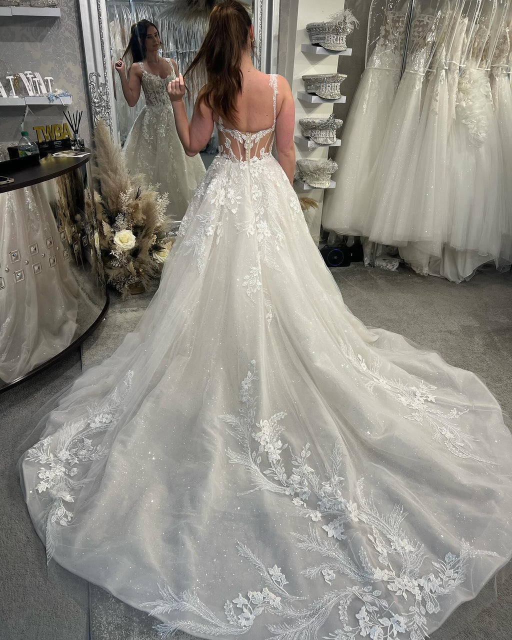 Designer  A-line  Spaghetti Straps Sleeveless Tulle Wedding Dresses With Lace
