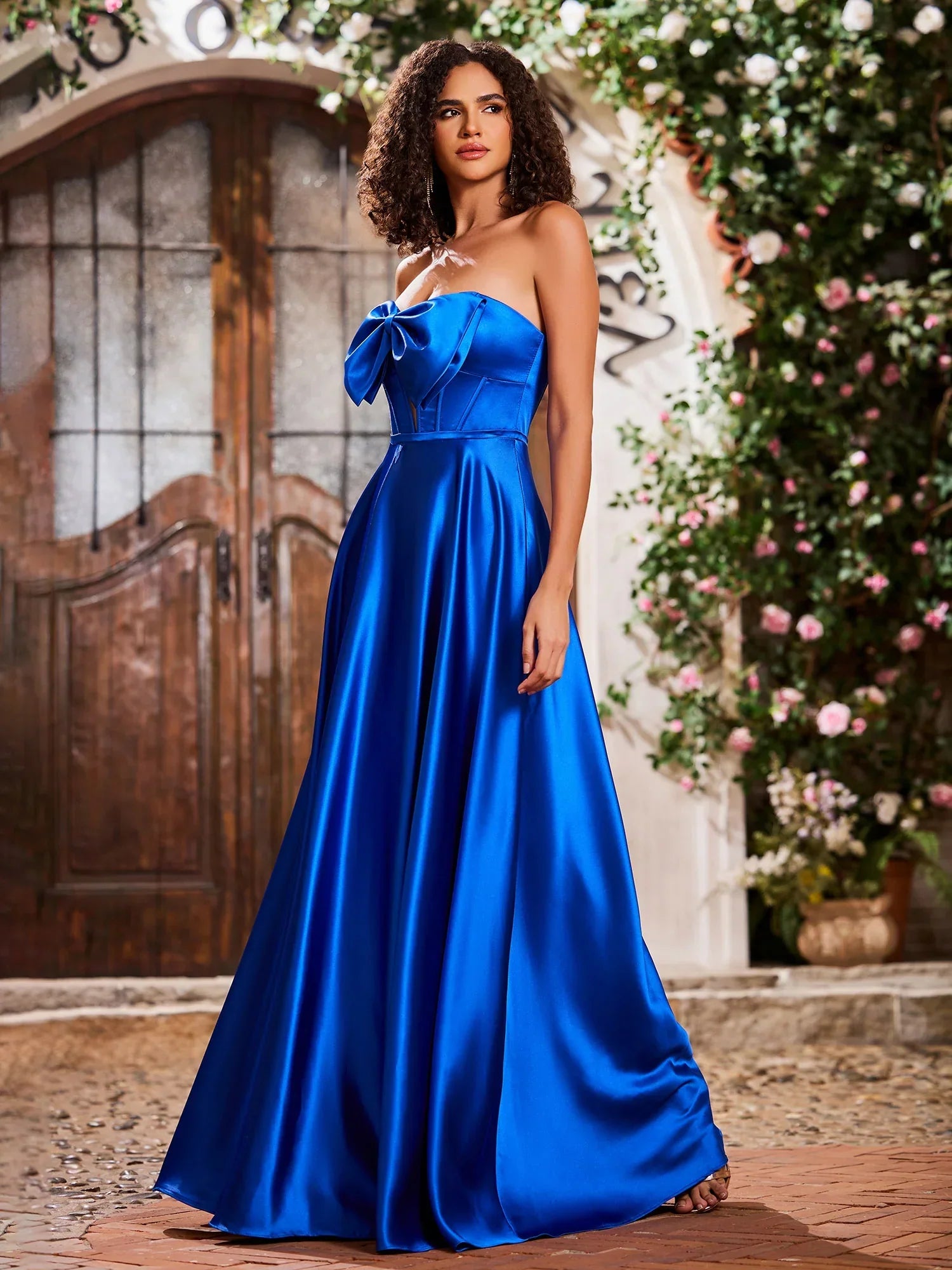 Glamorous Strapless Satin Ball Gown with Bow Detail: Prom Dress