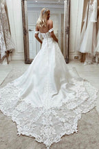 Gorgeous Satin A-line Sweetheart Wedding Dresses With Lace Appliques