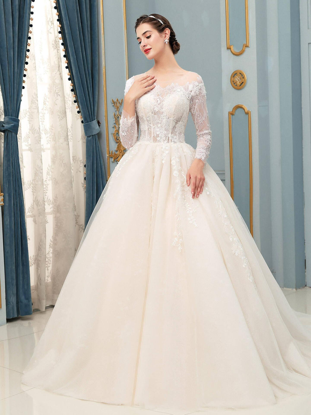 Ball Gown Tulle Lace Applique Wedding Dresses Long Sleeveless Floor Length