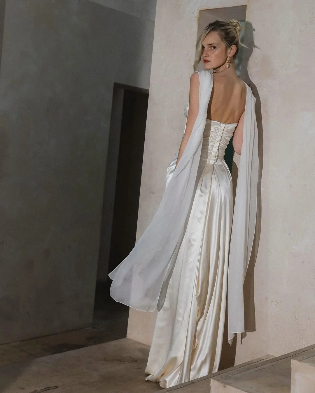 Luxury Prom Dresses with Satin Fabric Chiffon Capelet and Ruched Back