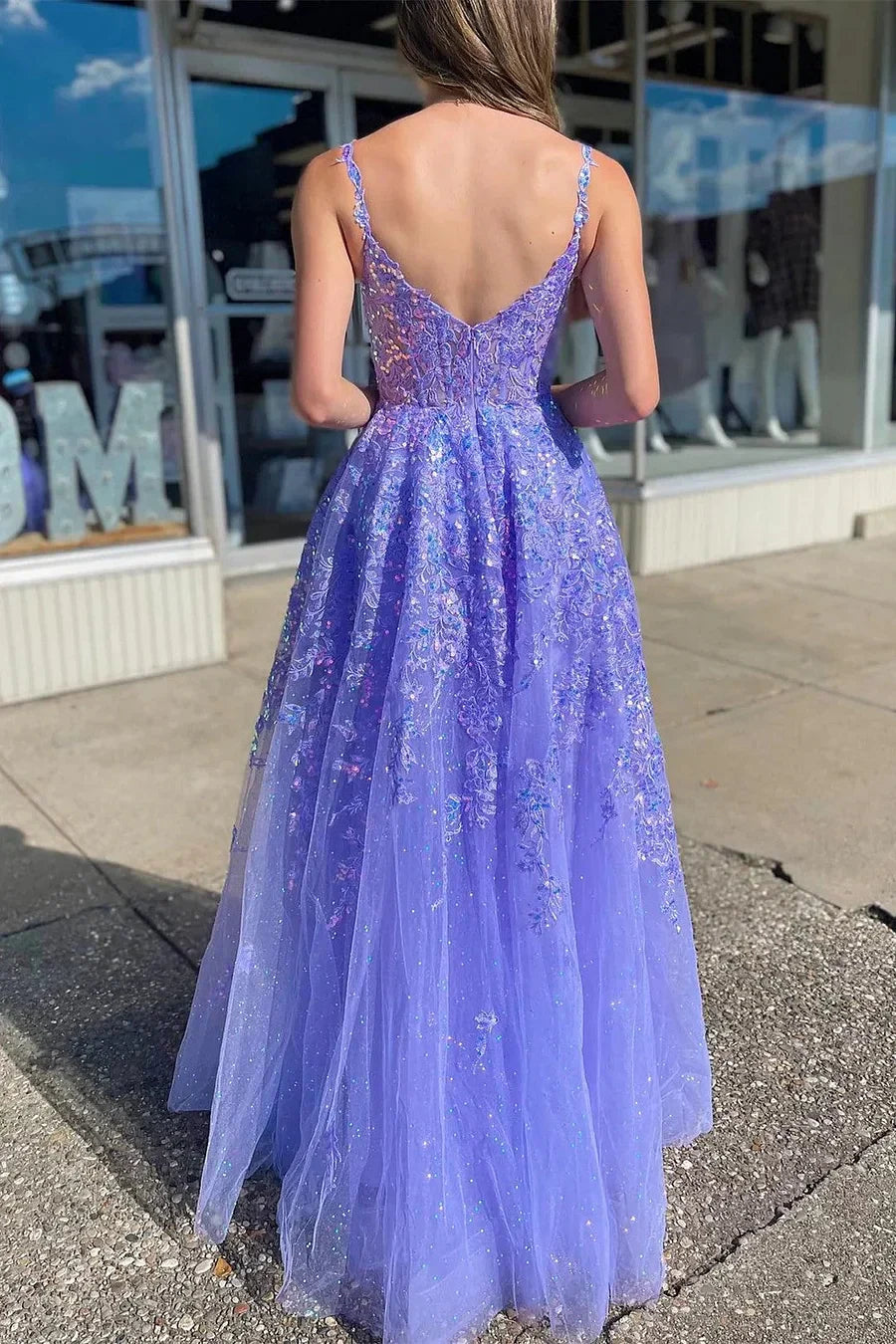 Luxury Lavender Prom Dresses with Tulle Fabric Sequin Lace Embroidery and Pockets