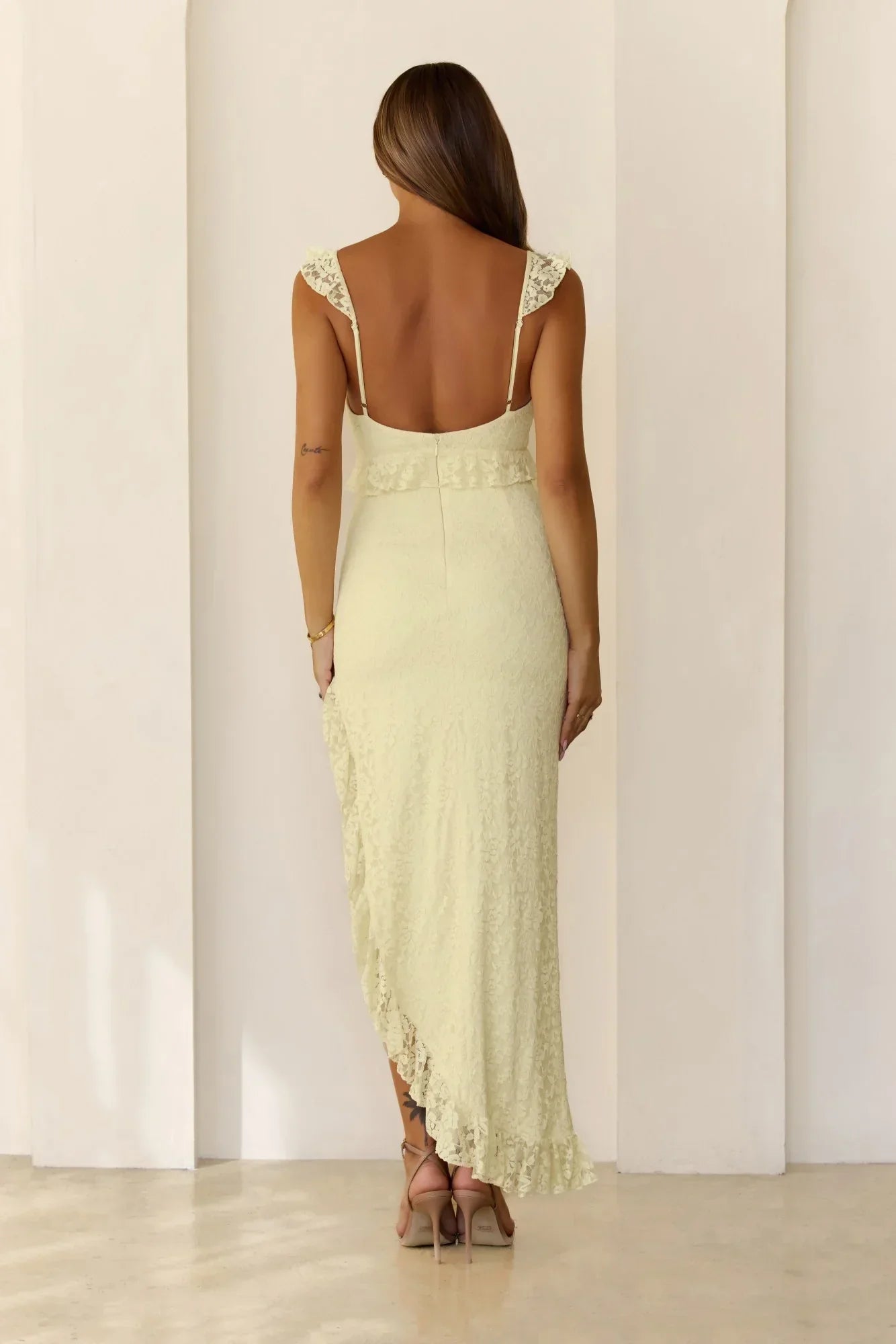 Luxury Lemon  Prom Dresses with Lace Fabric Spaghetti Strap and Asymmetrical Hem