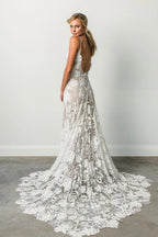 Gorgeous Spaghetti Straps Open Back With Lace Appliques Wedding Dresses