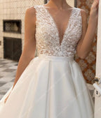 Newest Glitte Lace Wedding Dresses 2024 V-Neck Appliques Sexy Print Design A-Line Bridal Gowns Sleeveless Backless Bride Robes