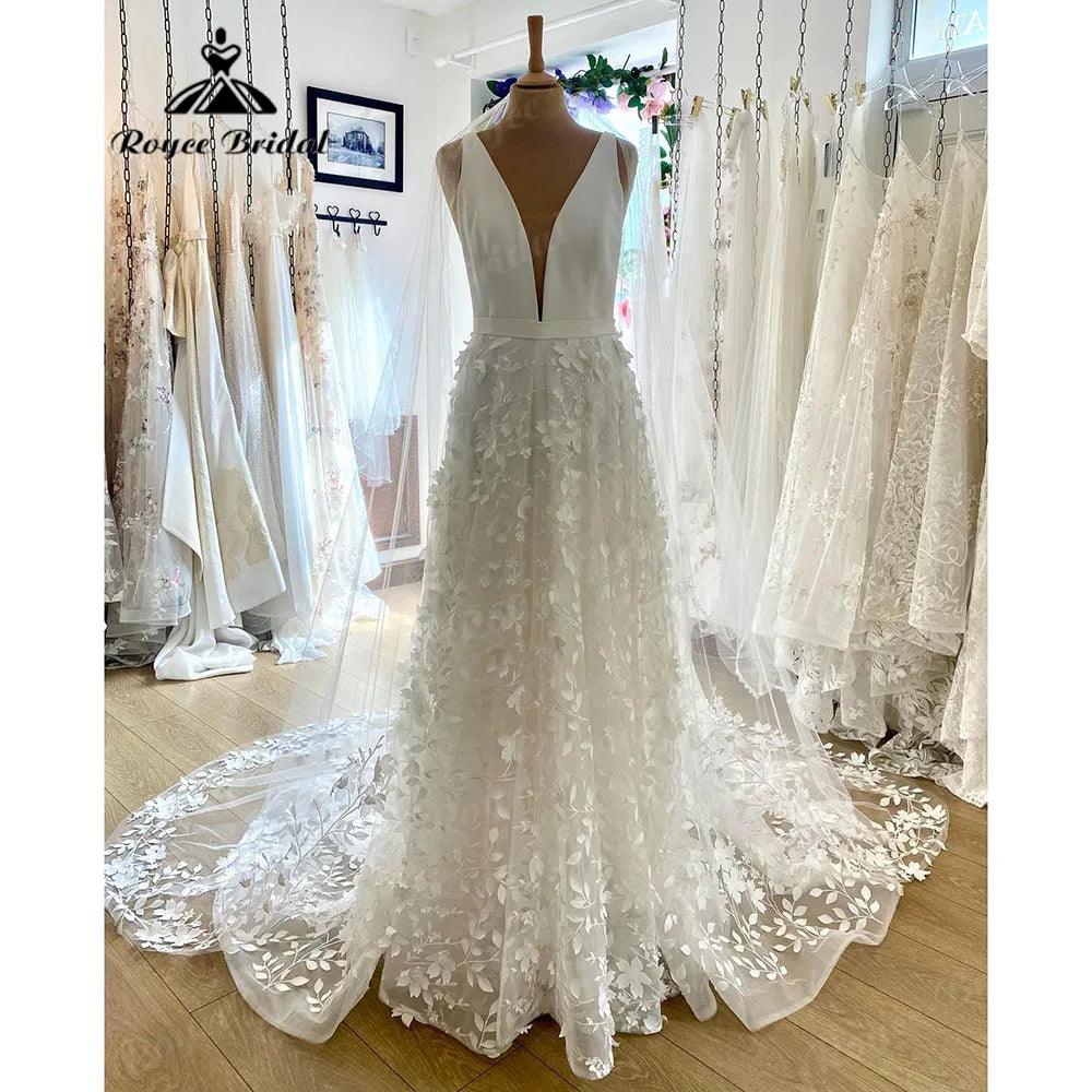 Plunging Lace Floral Deep V Neck Lace Boho Wedding Gown for Women  Garden Wedding Dress for Bride Backless vestido de noiva