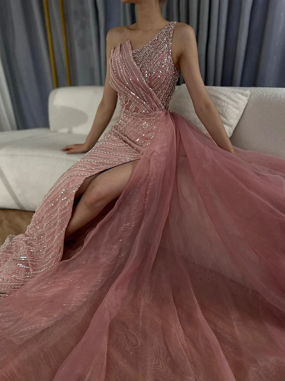 Luxury Dubai &nbsp;Blue One Shoulder Split Saudi Evening Gown with Beaded Side Overskirt Dress for Formal Occasion&nbsp;