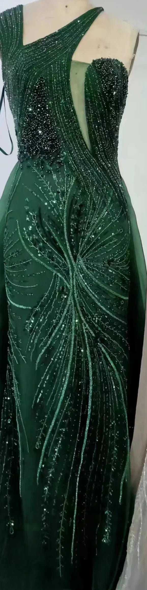 Luxury Dubai &nbsp; Nude Mermaid Green Evening Gown with Elegant One Shoulder Overskirt for Formal Occasion&nbsp;