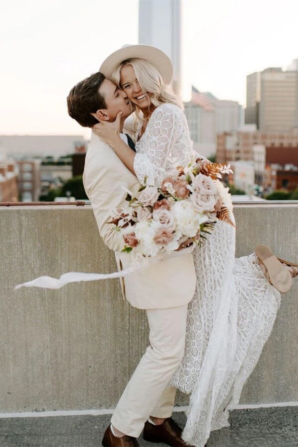 Sheath V-neck Long Sleeves Lace Wedding Dress With Short Train