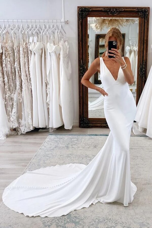 Simple Satin Mermaid V-neck Long Wedding Dresses With Court Train