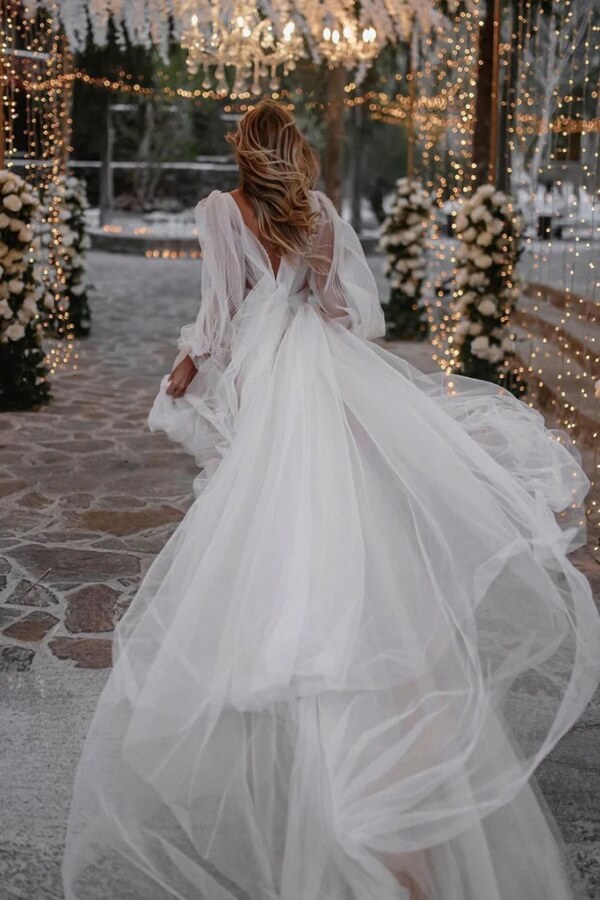Tulle A-line Deep V-neck Long Sleeves Bohemian Wedding Dresses