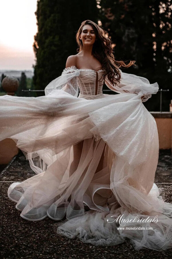 Tulle A-line Sweetheart Lace Long Sleeves Chapel Train Wedding Dresses