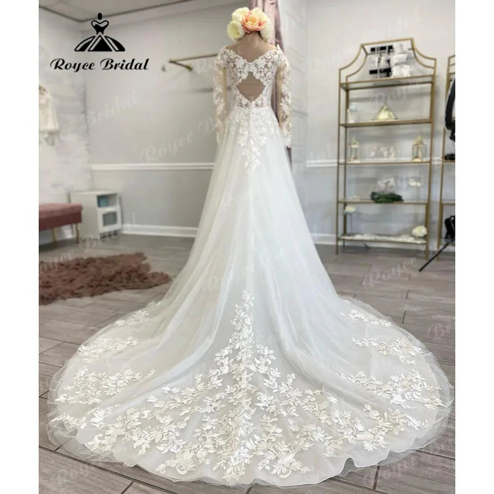 Vintage Boho Lace Long Sleeve Open Back Wedding Gown for Women Appliques Wedding Dress with V Neck Bridal Gown Custom Made
