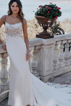 Amazing Column Lace Scoop Sleeveless  Wedding Dress With Appliques