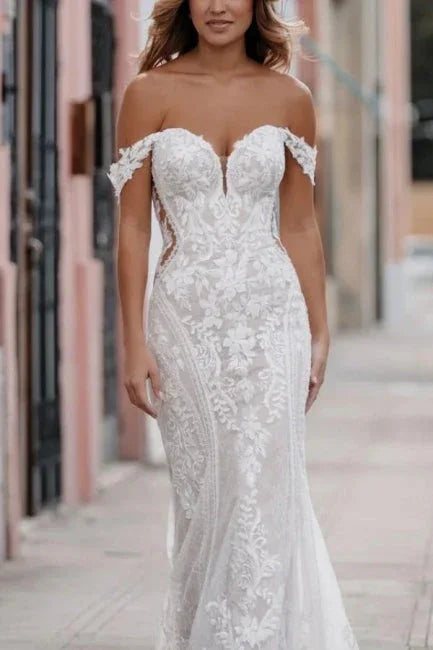 Amazing Column Lace Sweetheart Sleeveless Wedding Dress With Appliques