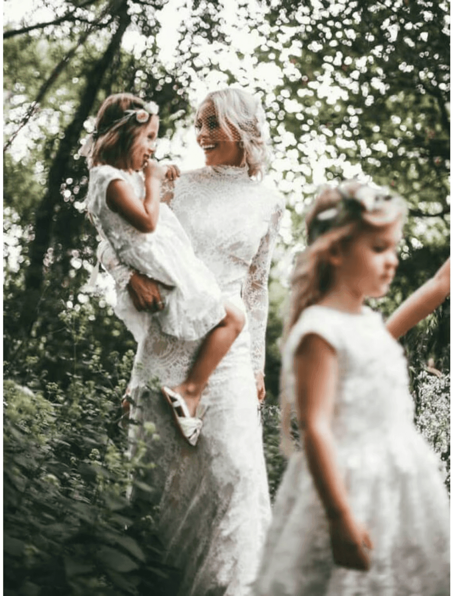 Beach Wedding Dresses Court Train Mermaid / Trumpet Long Sleeve High Neck Lace With Appliques Solid Color&nbsp;