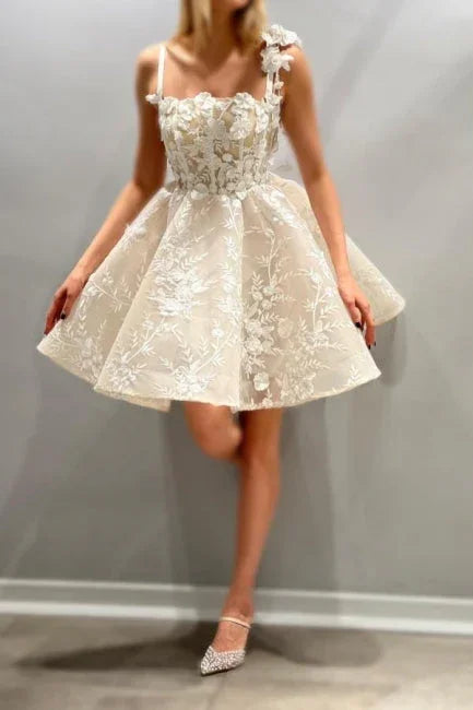 Beautiful A-Line Tulle Lace Spaghetti Straps Sleeveless Short Wedding Dress With Appliques