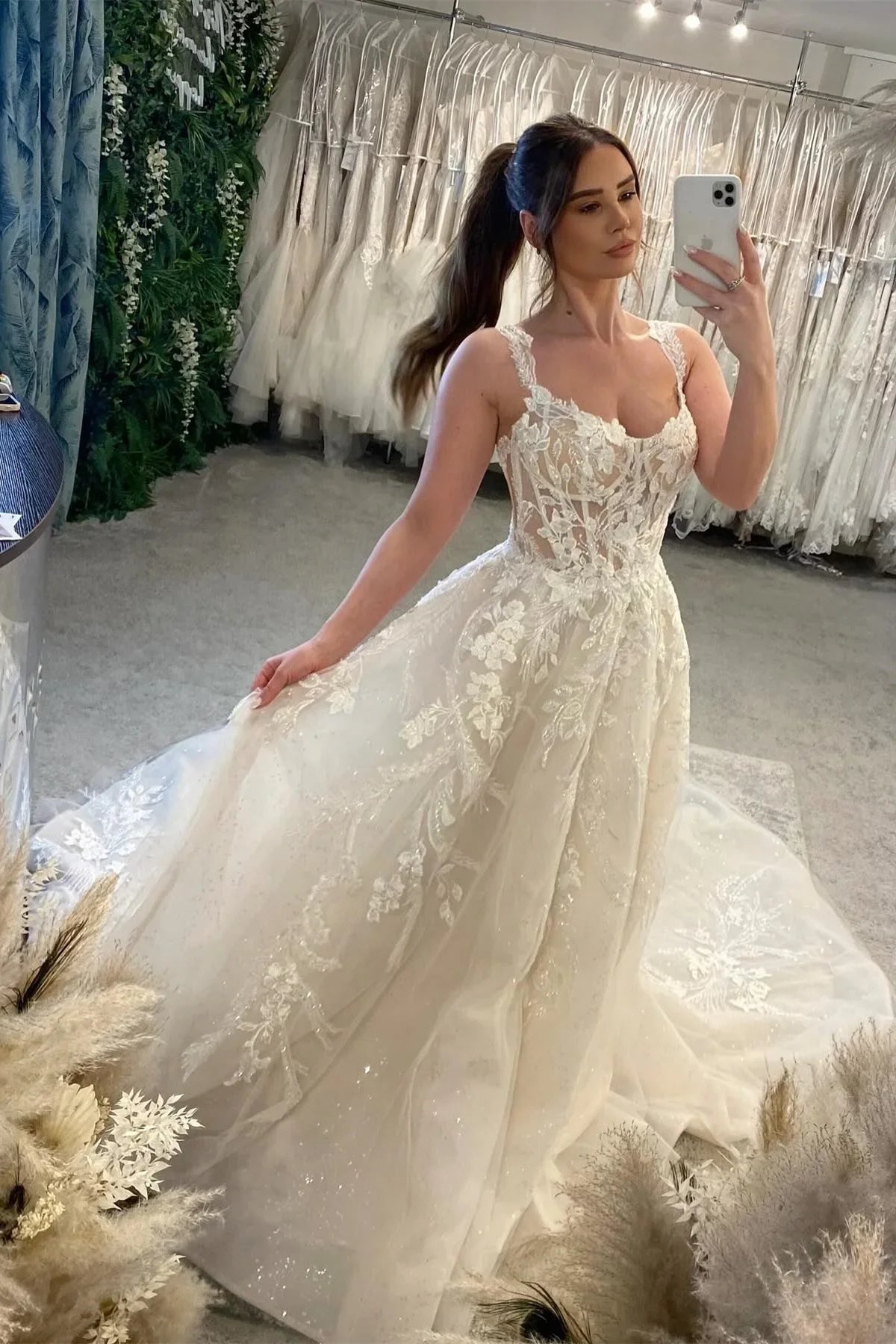 Designer  A-line  Spaghetti Straps Sleeveless Tulle Wedding Dresses With Lace
