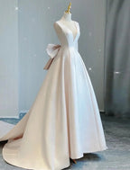 Hall Casual Wedding Dresses Court Train Sheath / Column Sleeveless V Neck Satin With Bow(s) Pleats