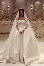 Elegant A-Line Tulle Scoop Sleeveless Wedding Dress With Appliques
