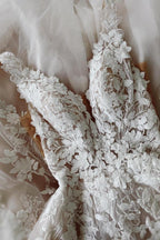Elegant Floor length  lace princess wedding dress