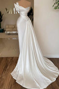 Elegant Long  Strapless Satin Pleated Wedding Dress with Pearls