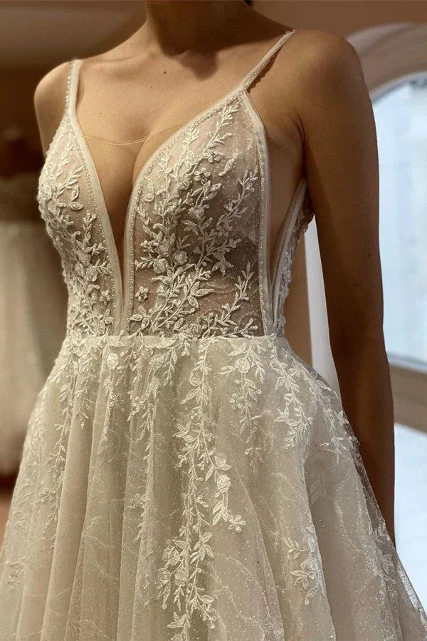 Elegant Long A-line V-neck Tulle Backless Lace Wedding Dresses