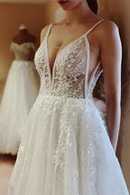 Elegant Long A-line V-neck Tulle Backless Lace Wedding Dresses