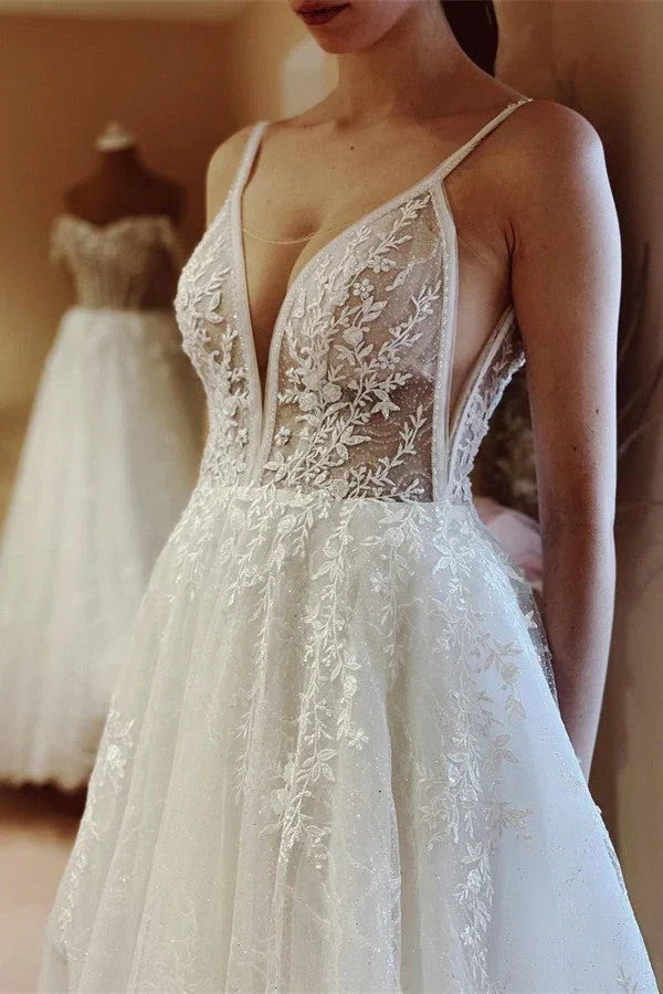 Elegant Long A-line V-neck Tulle Backless Lace Wedding Dresses