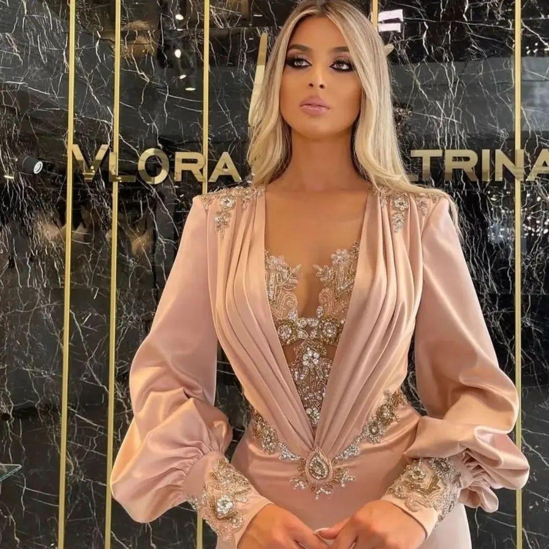 Exquisite Floor Length Long Sleeves Mermaid Satin Prom Dress with Appliques