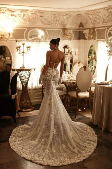 Exquisite Long Mermaid V-neck Strapless Tulle Lace Wedding Dress