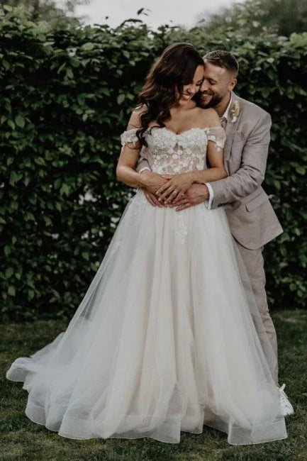 Fabulous Off-the-shoulder Sleeveless A-Line Tulle Wedding Dresses with Appliques