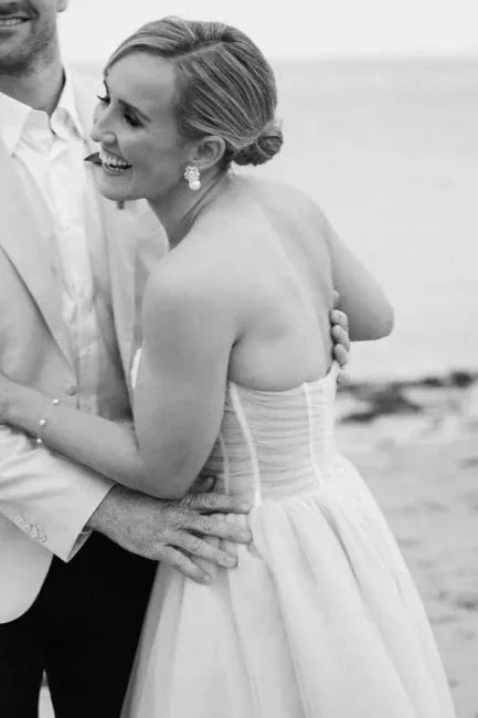 Gorgeous A-Line Tulle Sweetheart Sleeveless Wedding Dress
