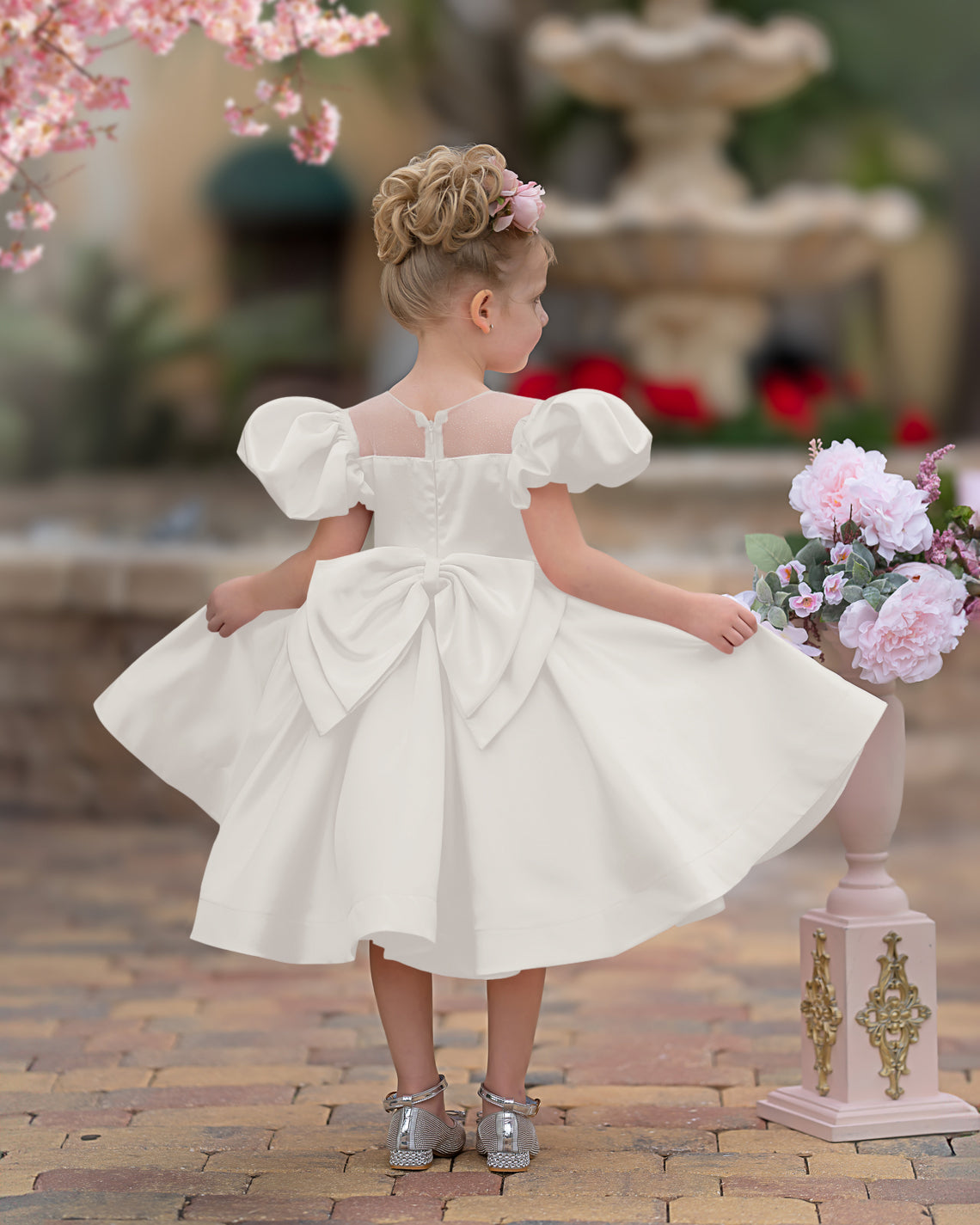 Ball-Gown/Princess Satin Knee-length Flower Girl Dress