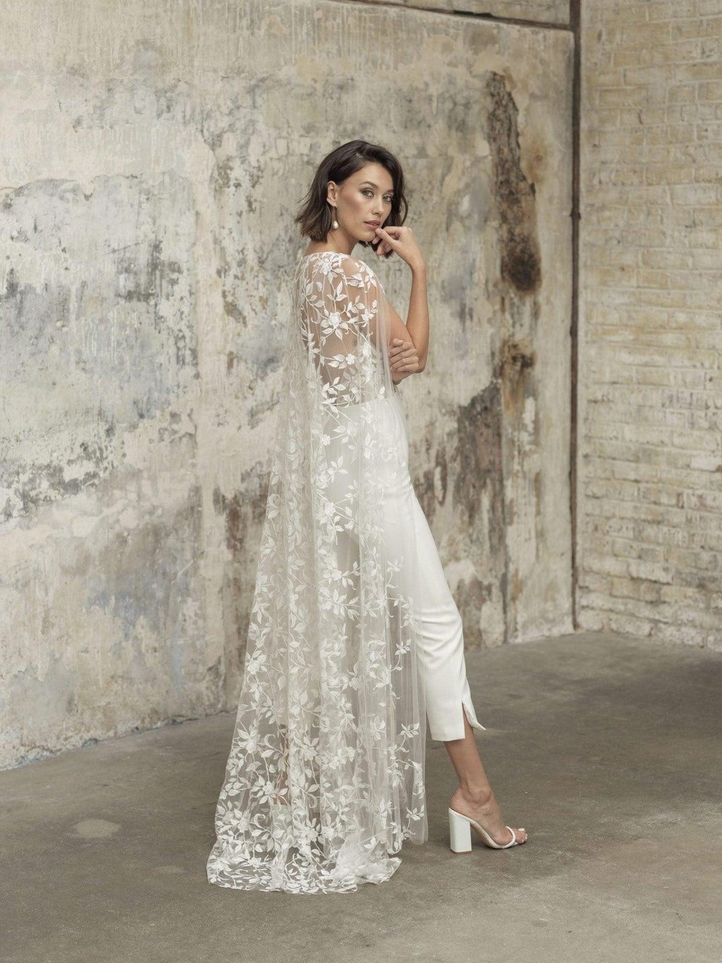 NumberSea 2025 Wedding Jumpsuit With Cape Beach Wedding Dresses V Neck Tea Length Lace Bridal Outfit Wedding Gowns