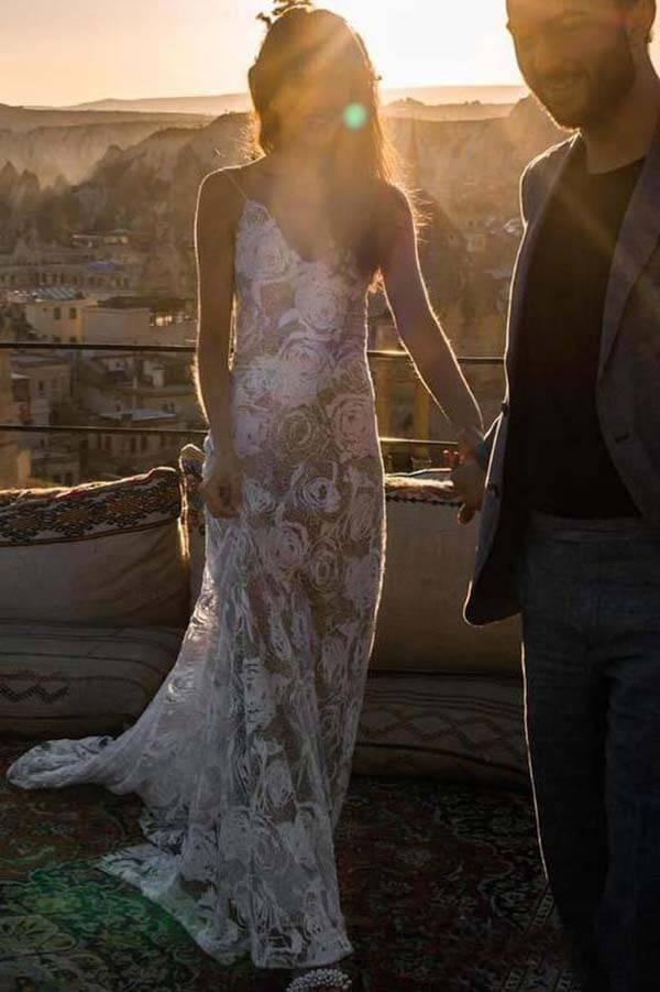 NumberSea Boho Rose Lace Sweetheart Spaghetti Strap Beach Wedding Dresses