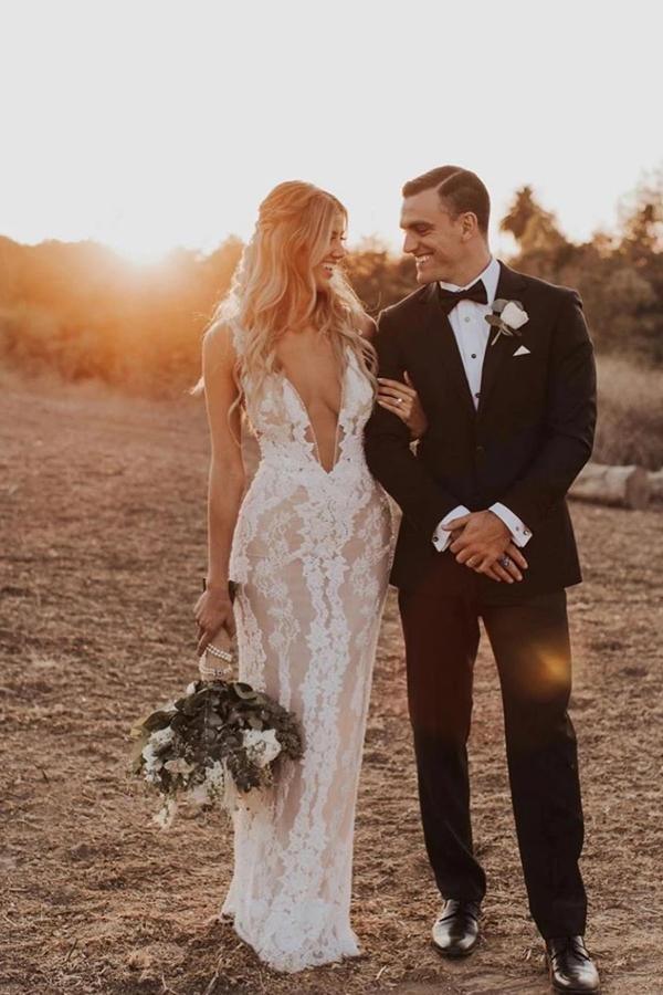 NumberSea Mermaid/Trumpet Attractive Floor-length V-neck Lace Wedding Dress,MW439