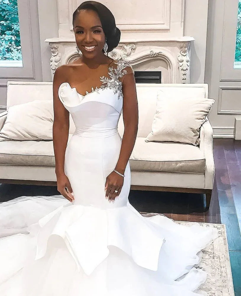 One shoulder Mermaid Bridal Wears with Ruffles Train