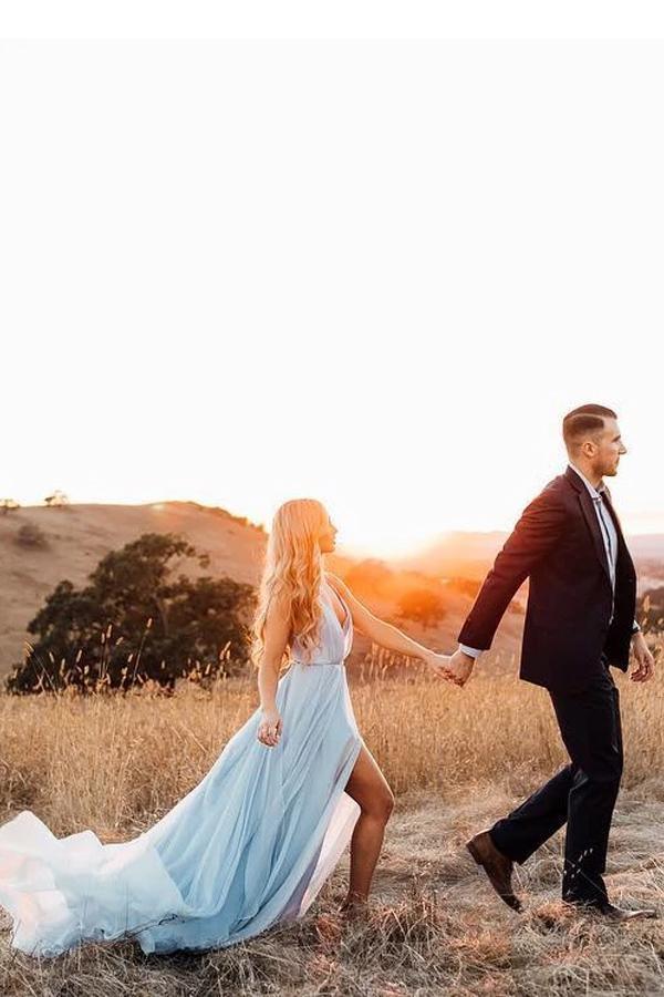 Split Rustic Wedding Dresses Beach Wedding Gown with Court Train